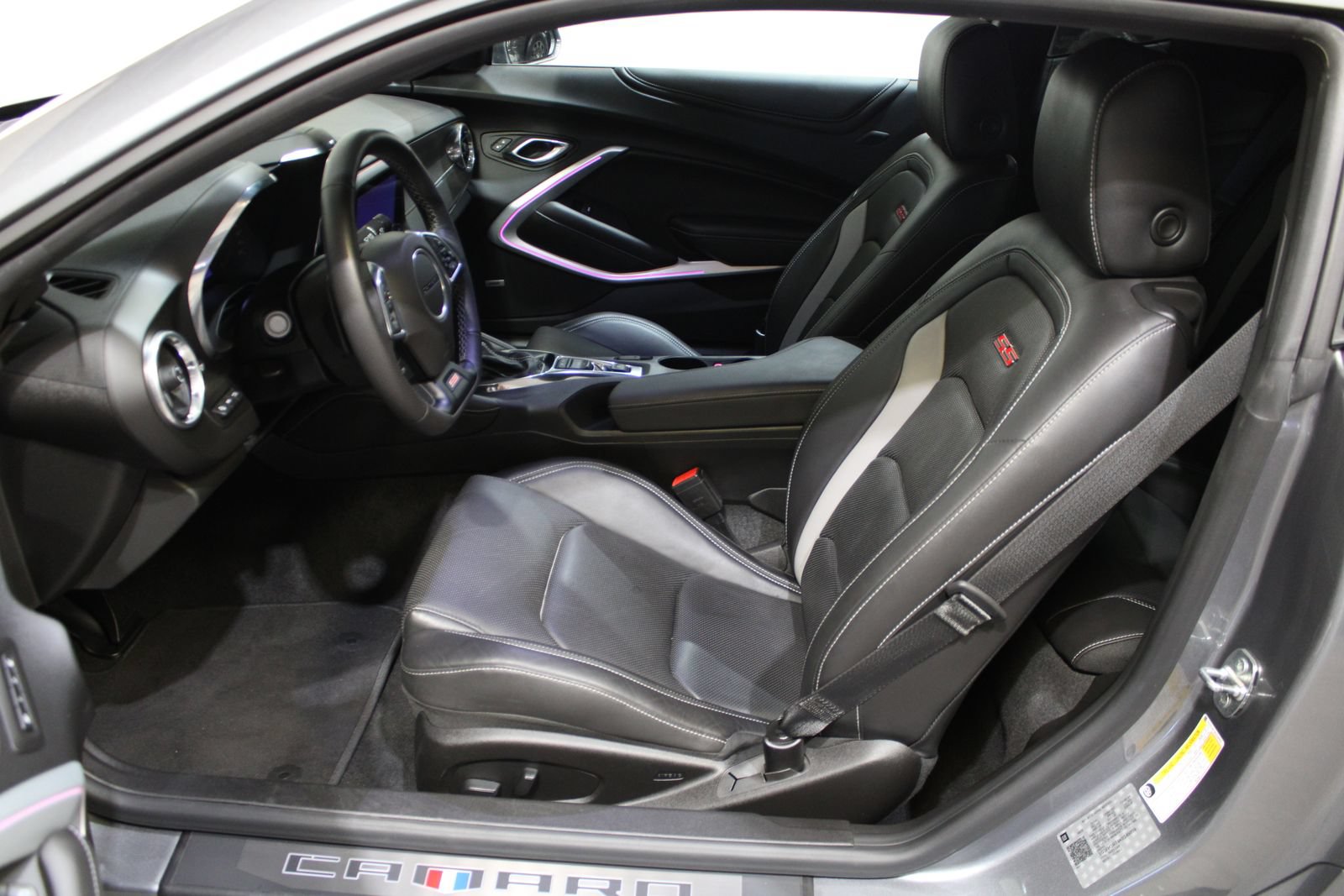 Used 2019 Chevrolet Camaro SS w/ LPO, Ground Effects Package RWD image 21