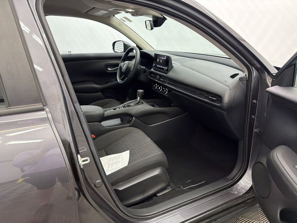 Used 2025 Honda HR-V LX image 14