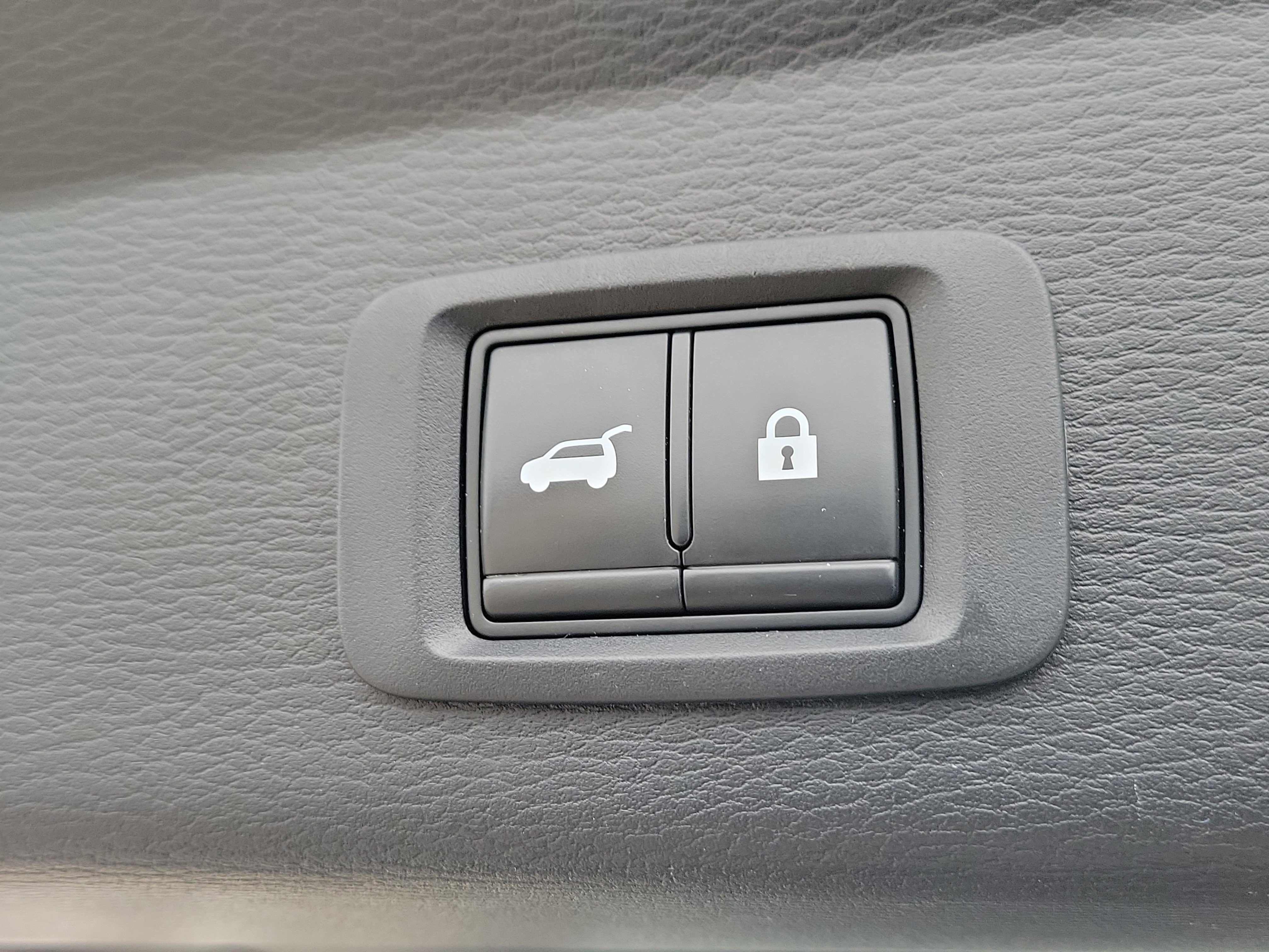 Used 2022 Mitsubishi Outlander SE image 9