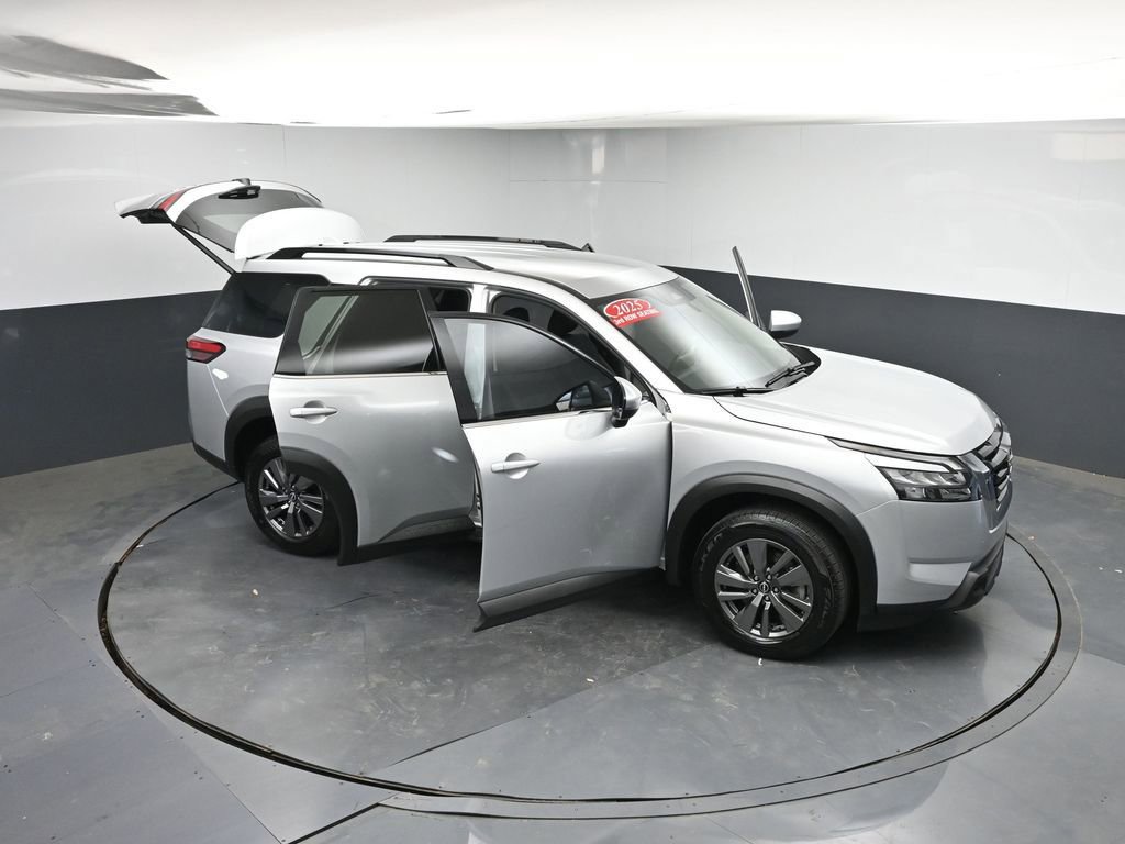 Used 2025 Nissan Pathfinder SV FWD image 49