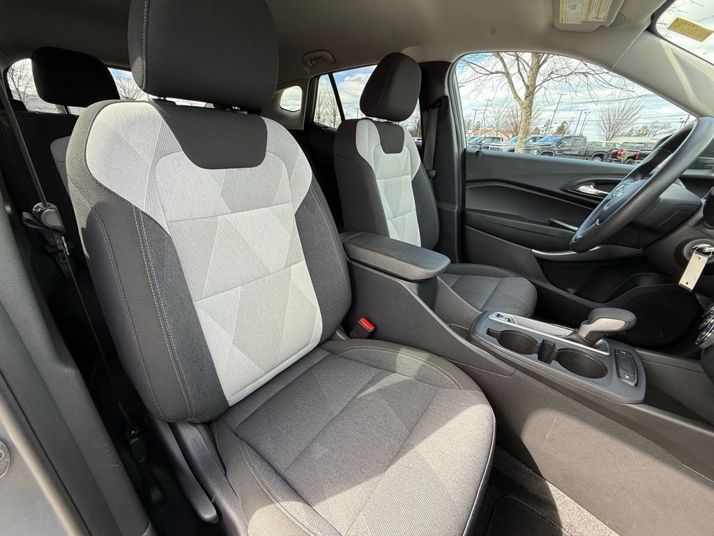 Used 2024 Chevrolet Trax LS FWD image 25