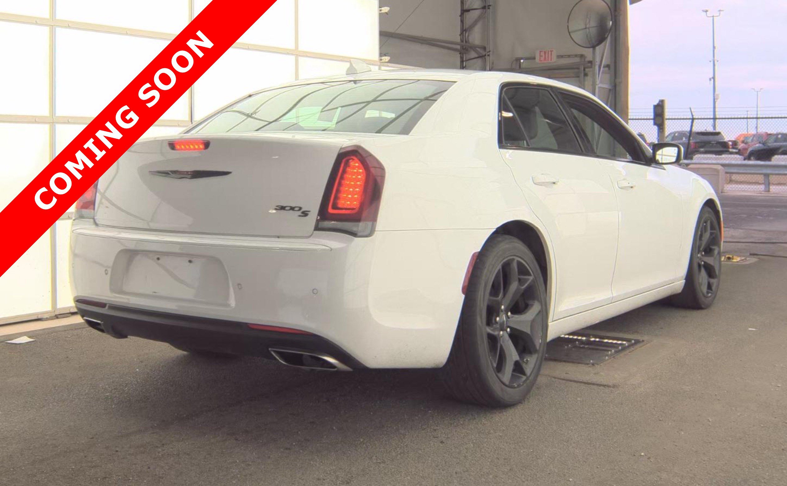 Used 2022 Chrysler 300 S RWD image 4