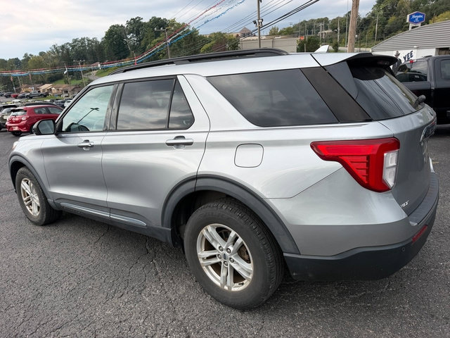 Used 2020 Ford Explorer XLT w/ Comfort Package AWD/4WD image 4
