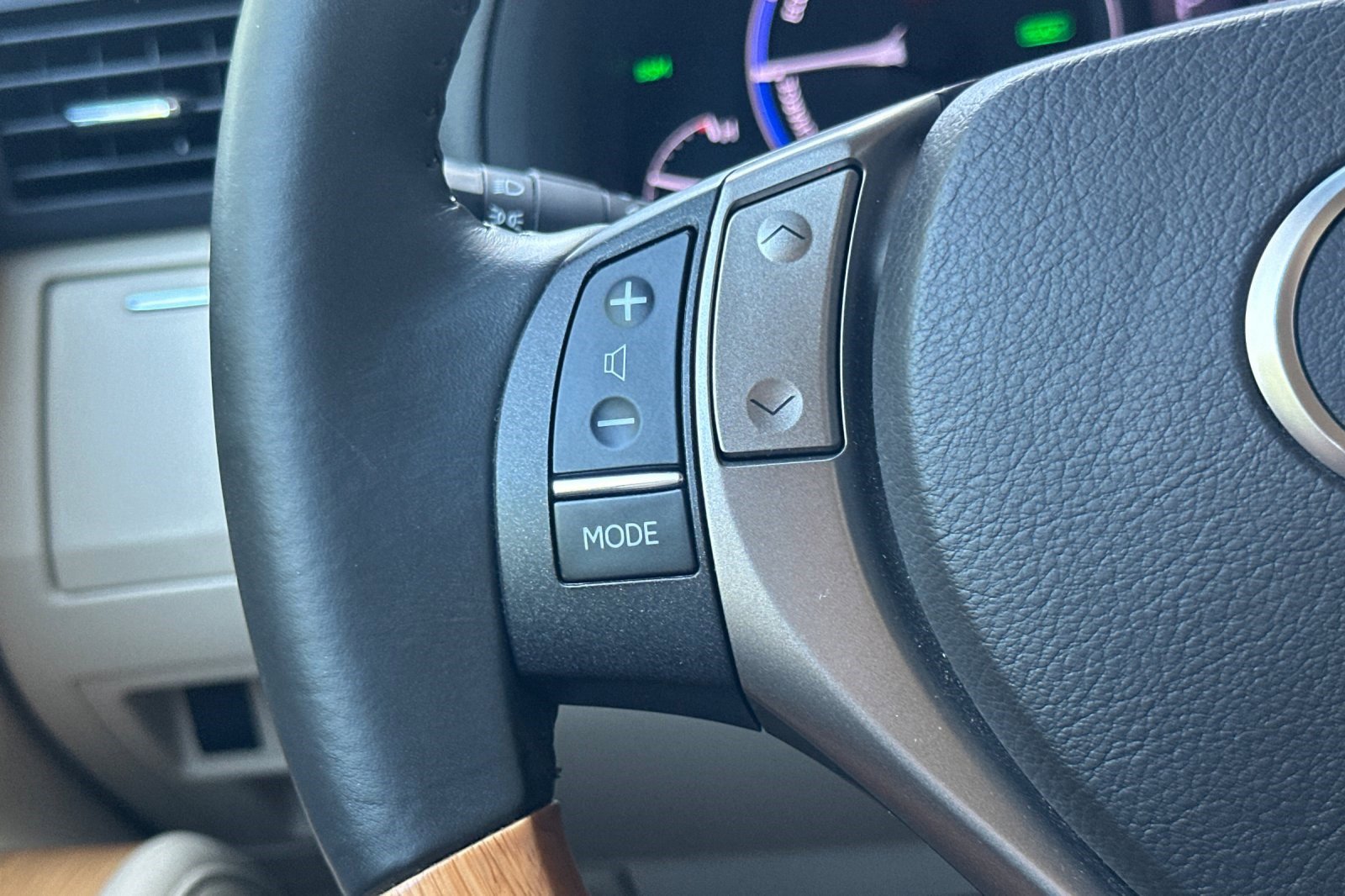 Used 2015 Lexus RX 450h FWD image 28