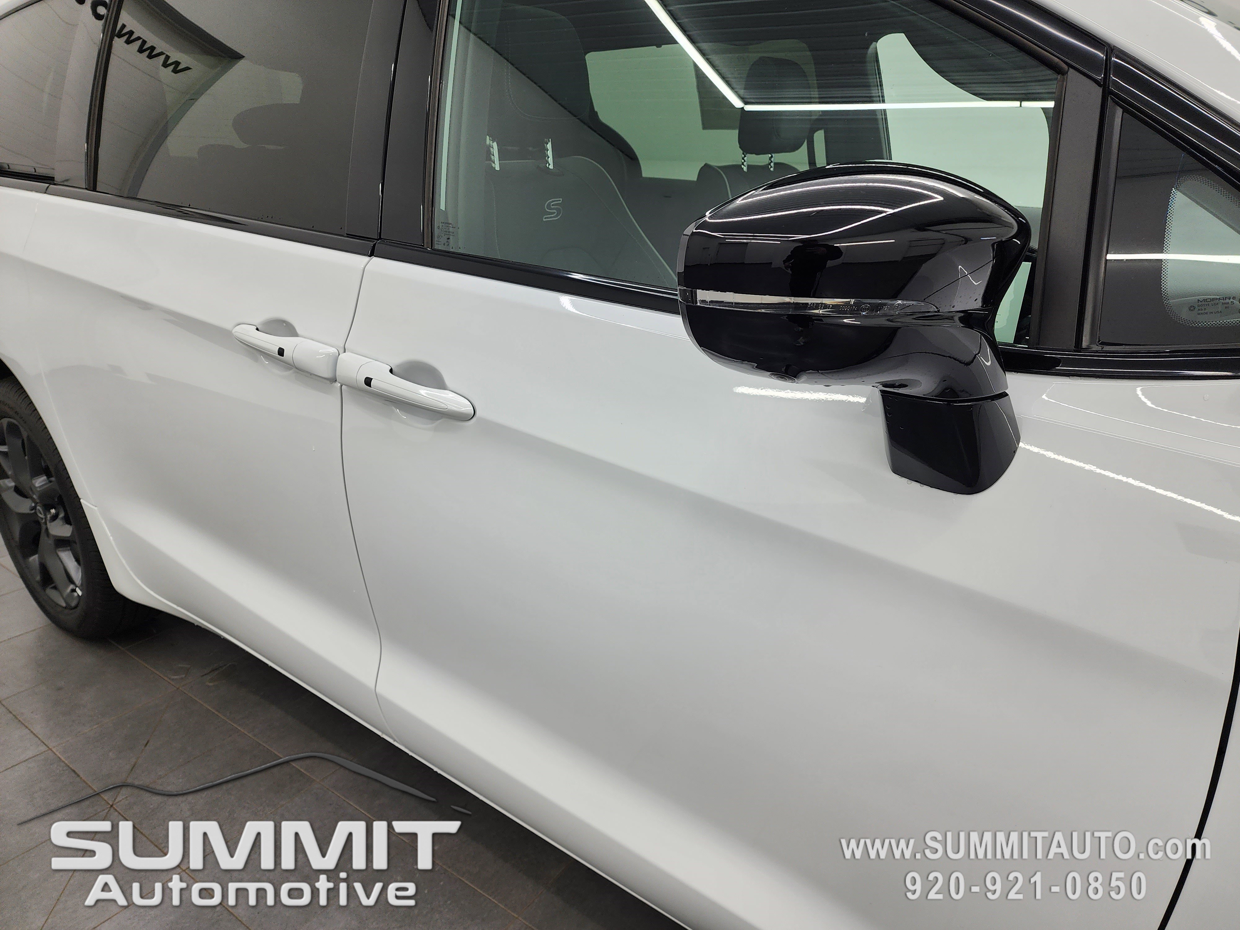 New 2026 Chrysler Pacifica Limited w/ S Appearance Package image 28