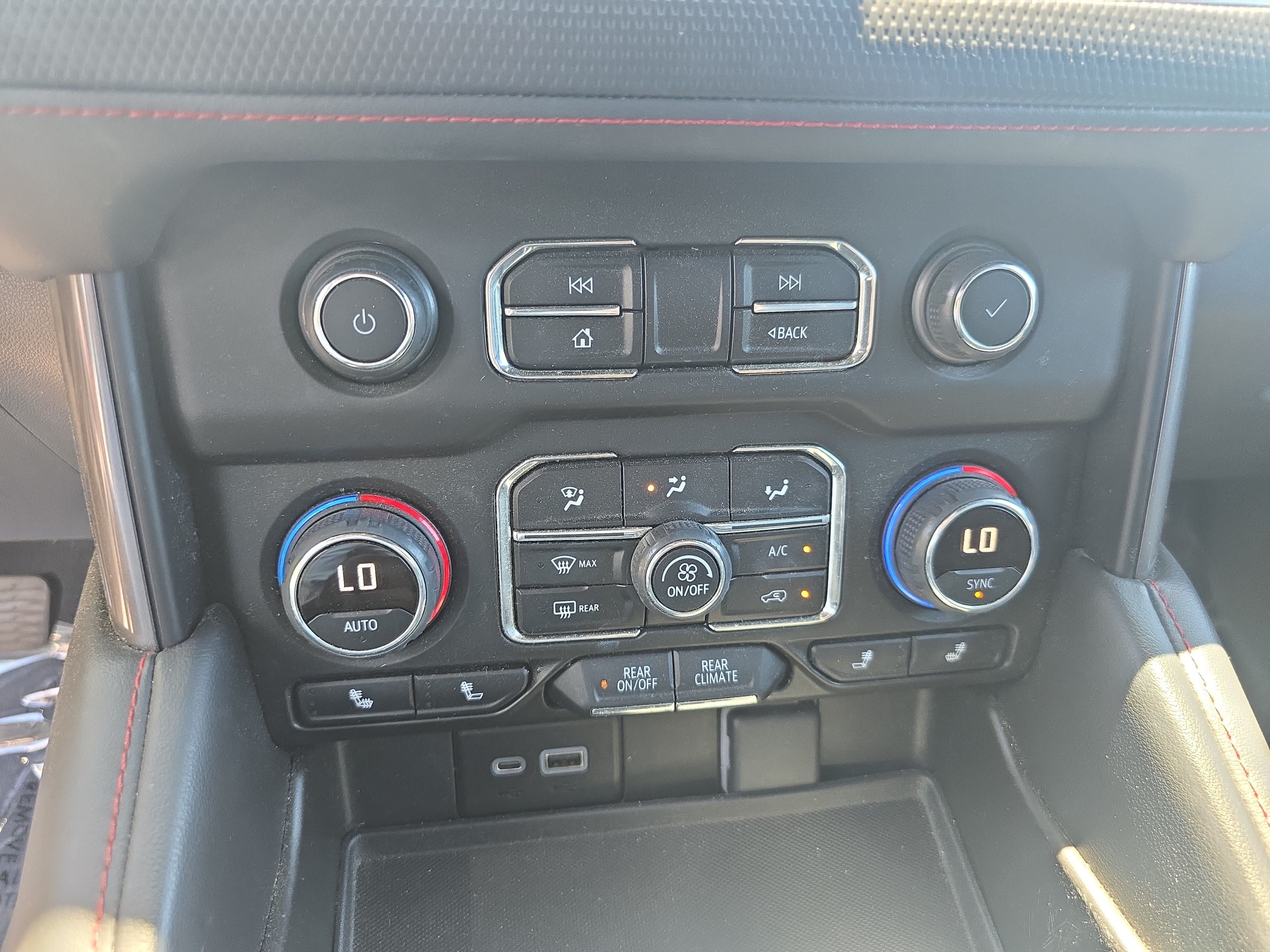 Used 2021 Chevrolet Tahoe RST AWD/4WD image 23