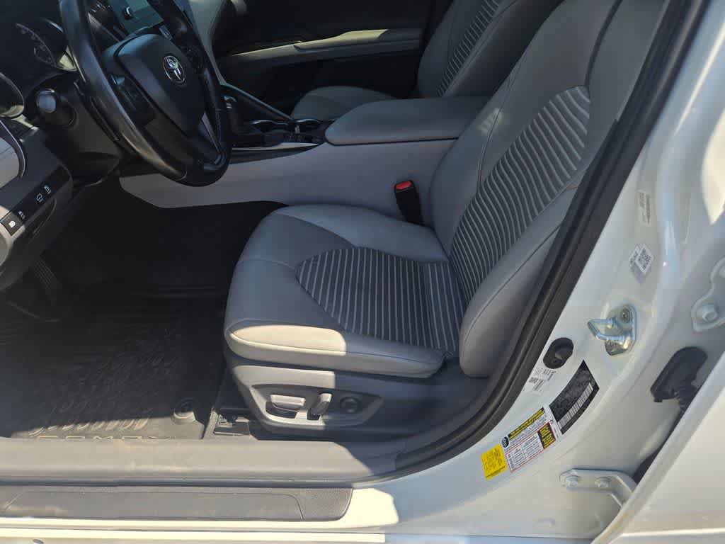 Used 2021 Toyota Camry SE FWD image 18