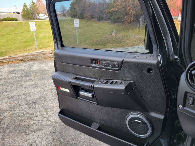 Used 2005 HUMMER H2 SUT w/ Preferred Equipment Group AWD/4WD image 43