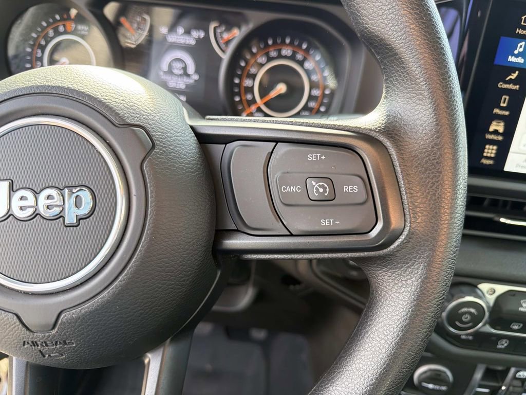 Used 2025 Jeep Gladiator Sport image 26