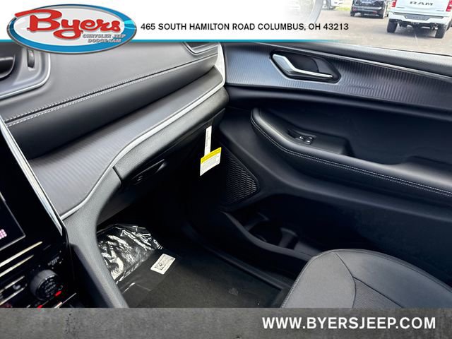 New 2025 Jeep Grand Cherokee L Laredo w/ Luxury Tech Group I image 26