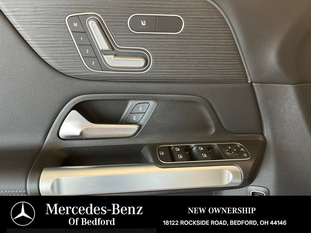 Used 2026 Mercedes-Benz GLB 250 4MATIC image 12