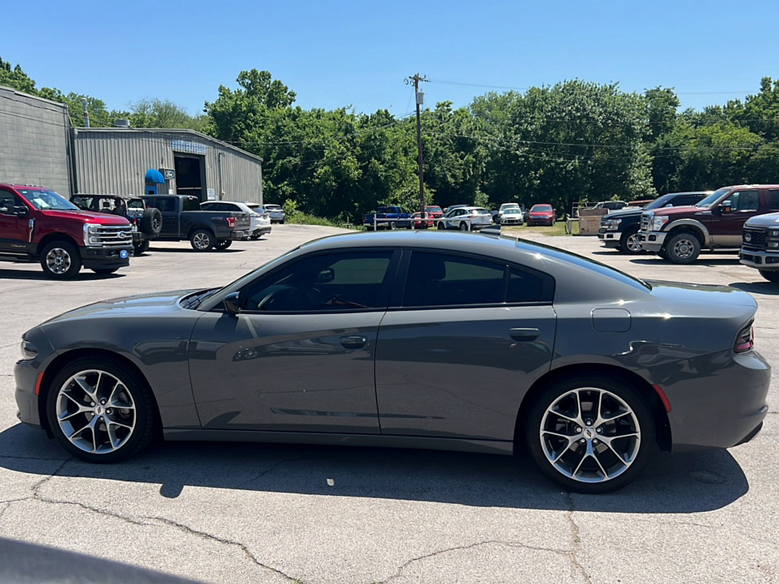 Used 2023 Dodge Charger SXT w/ Plus Group RWD image 5