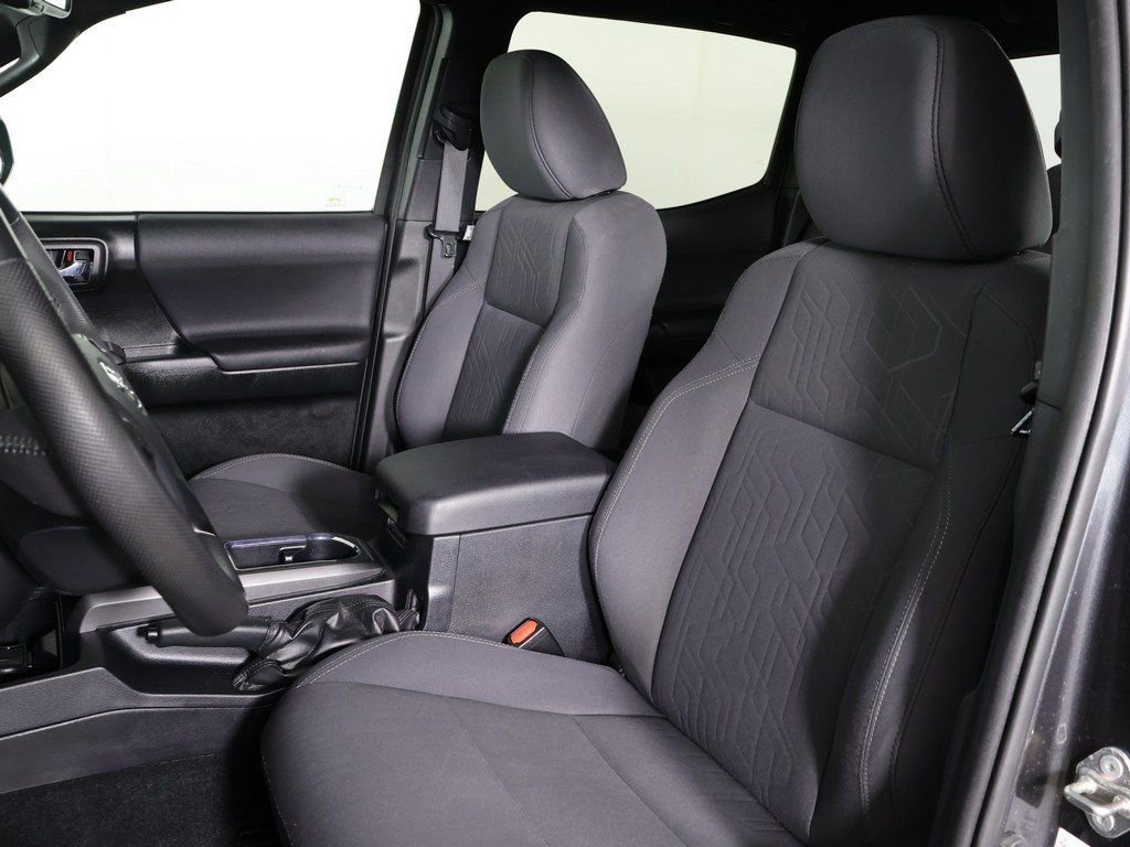 Used 2019 Toyota Tacoma TRD Off-Road image 24