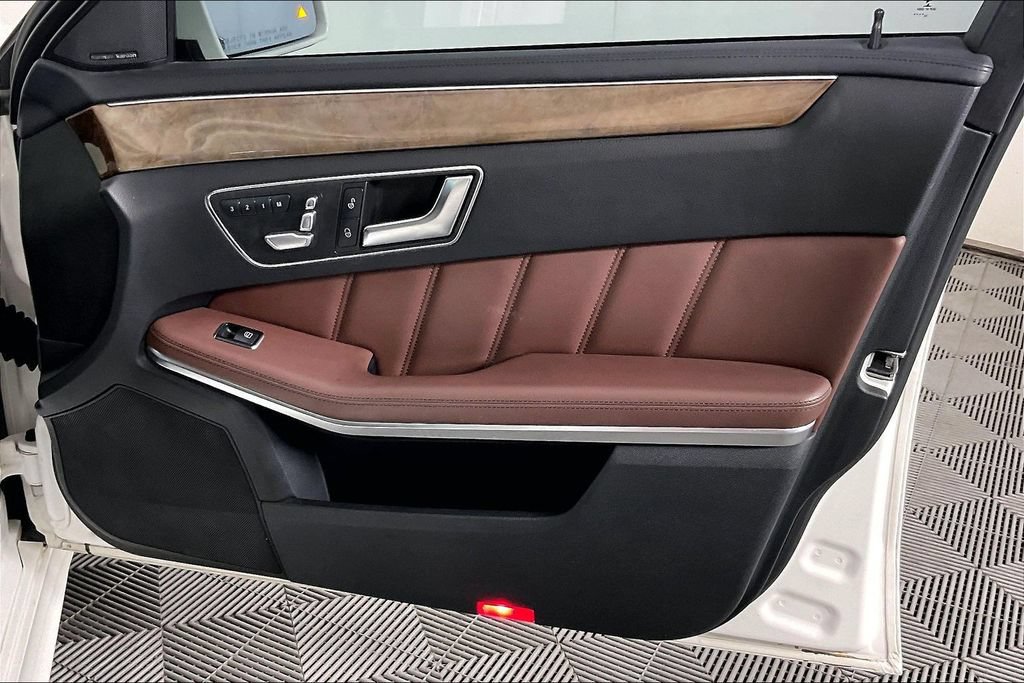 Used 2015 Mercedes-Benz E 400 Sedan image 22