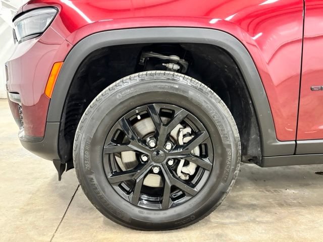 Used 2025 Jeep Grand Cherokee L Altitude RWD image 9