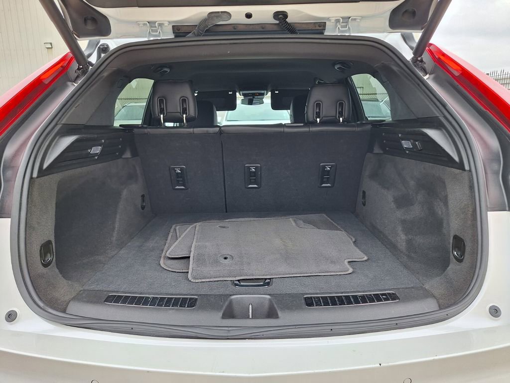 Certified 2024 Cadillac XT4 Premium Luxury image 26