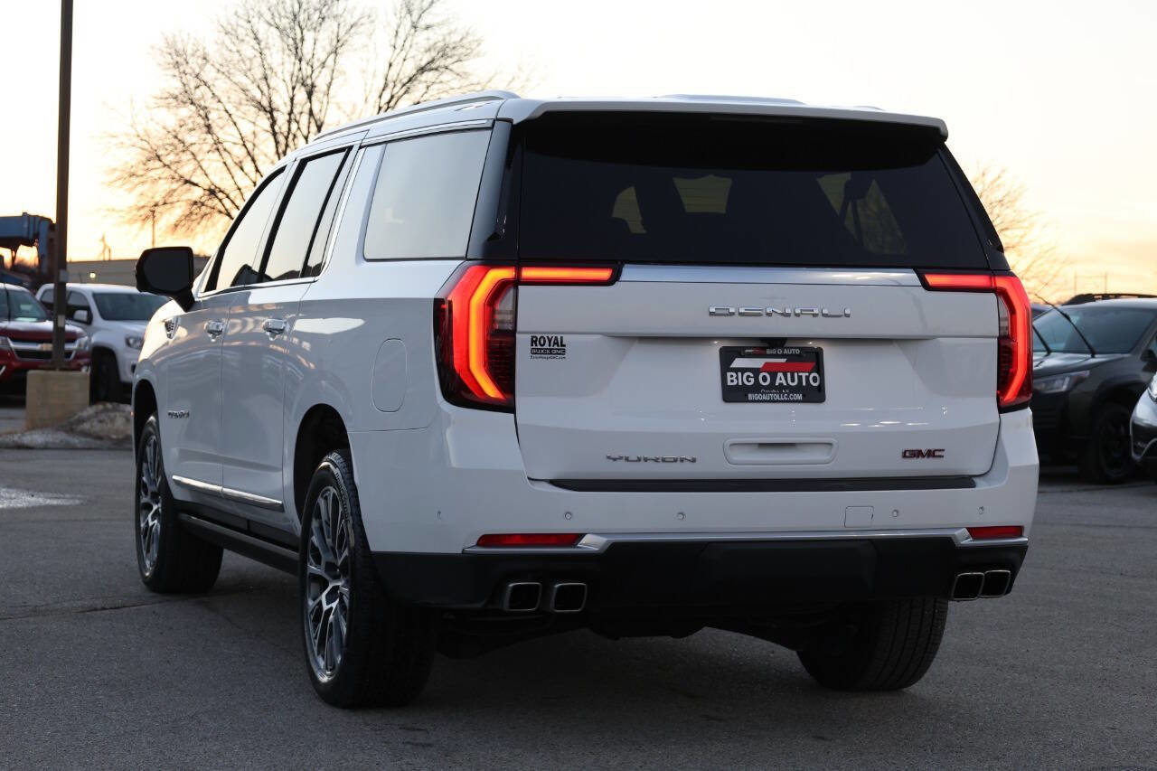 Used 2025 GMC Yukon XL Denali w/ Sun & Power Step Package image 11