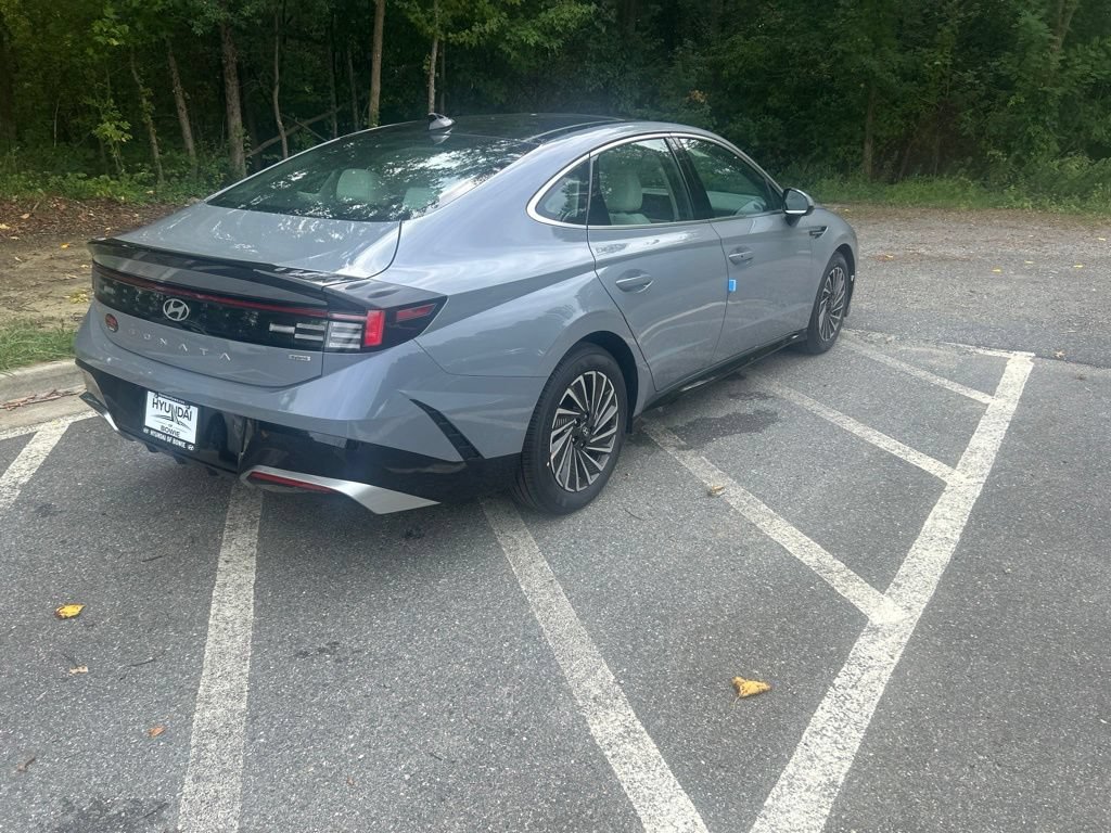 New 2026 Hyundai Sonata SEL FWD image 6