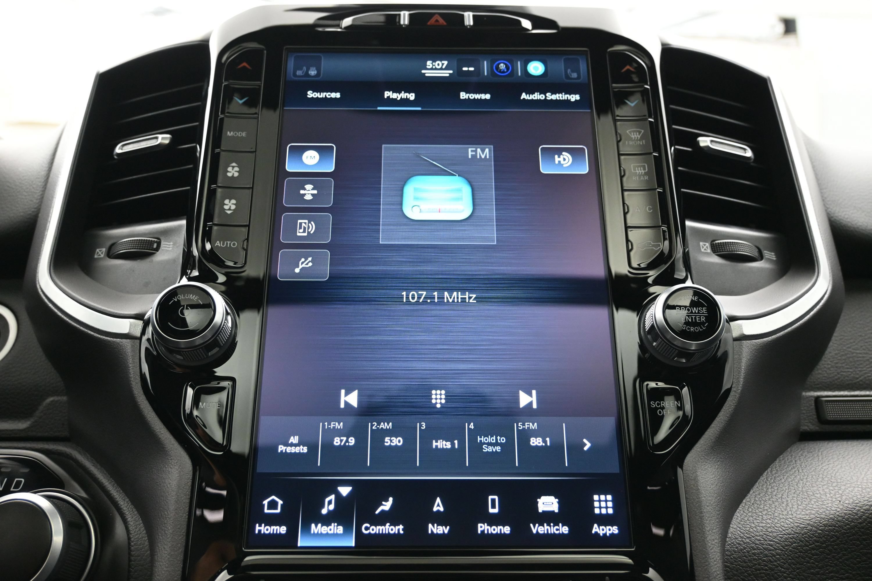 Used 2022 RAM 1500 Big Horn AWD/4WD image 32