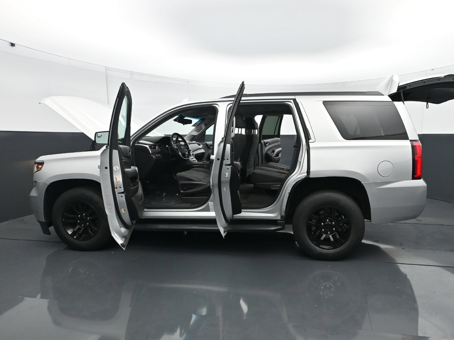 Used 2019 Chevrolet Tahoe LS AWD/4WD image 31