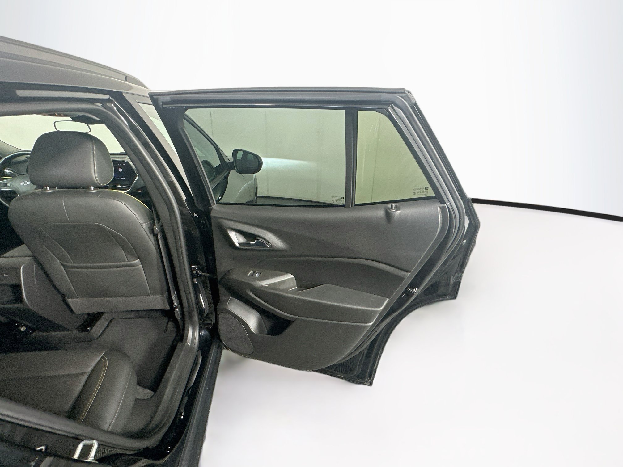 Used 2024 Chevrolet Trax ACTIV w/ Sunroof Package FWD image 28