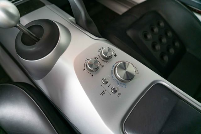 Used 2005 Ford GT image 22