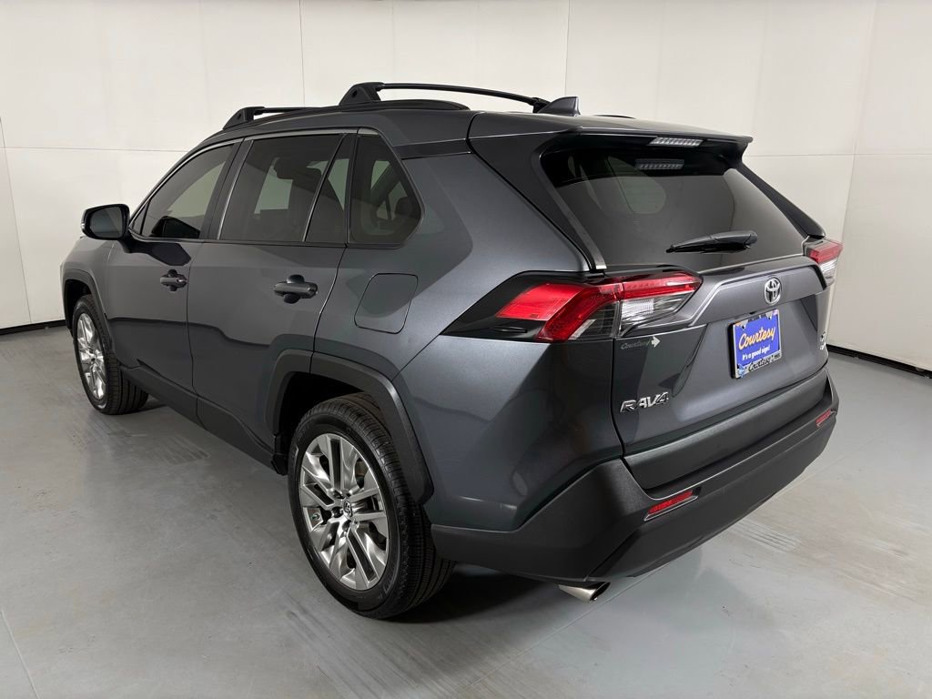 Used 2019 Toyota RAV4 XLE Premium image 6