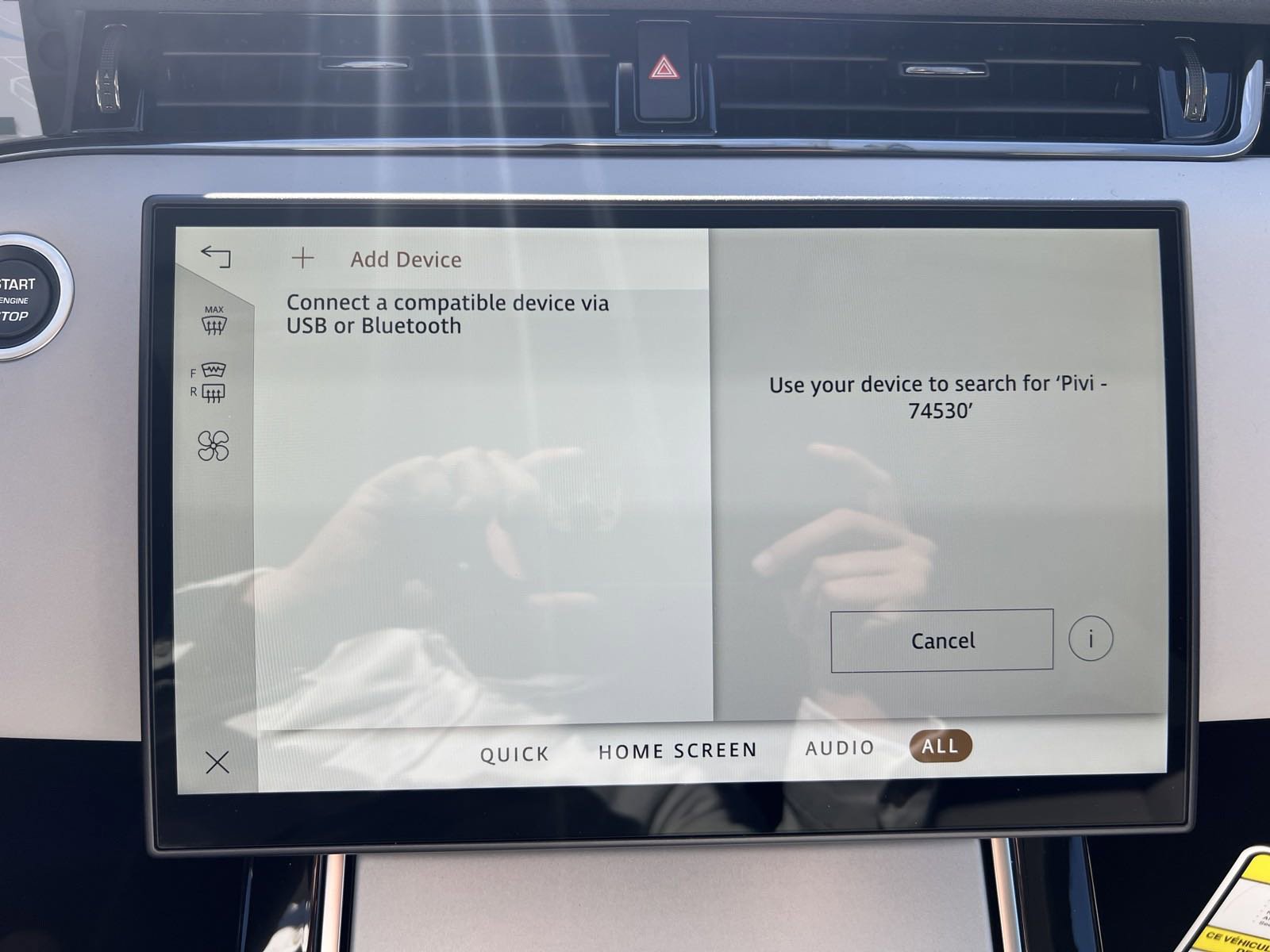 New 2025 Land Rover Range Rover Evoque Dynamic SE image 16