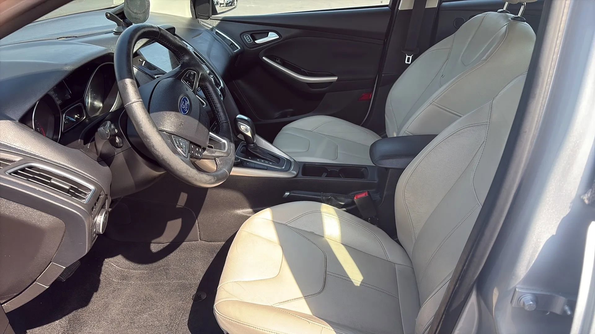 Used 2017 Ford Focus Titanium image 7