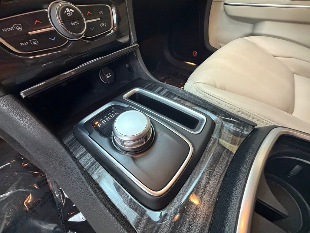 Used 2017 Chrysler 300 Limited w/ 300 Premium Group image 20