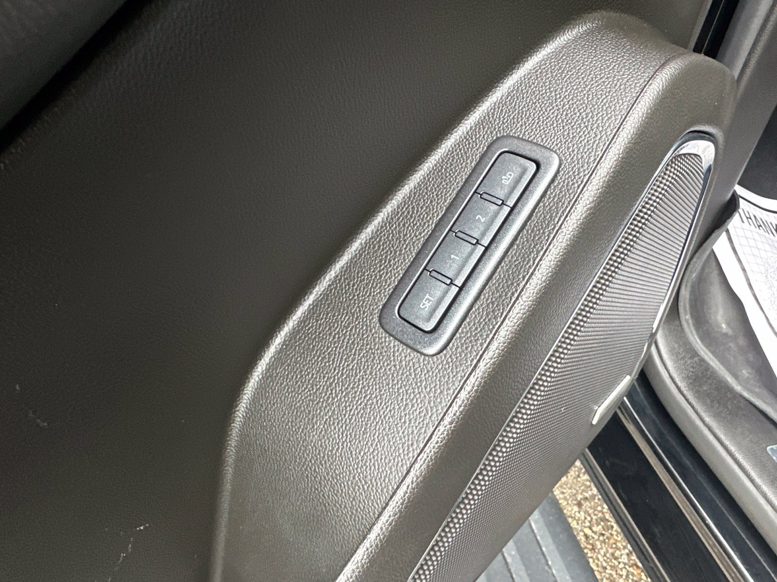 Used 2019 GMC Yukon Denali w/ Denali Ultimate Black Edition AWD/4WD image 23
