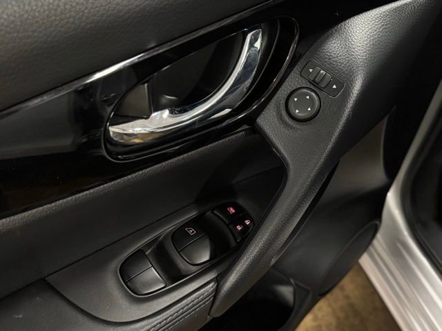 Used 2022 Nissan Rogue Sport SL image 12