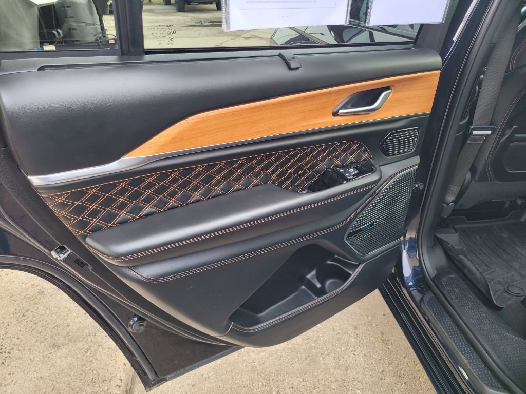 Used 2023 Jeep Grand Cherokee L Summit image 56