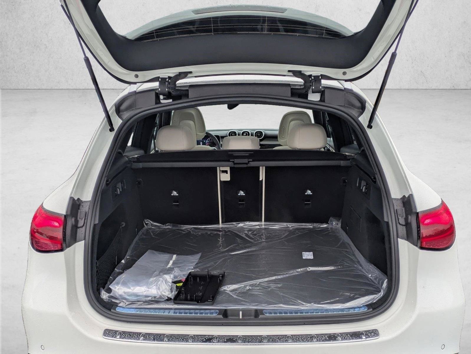 New 2026 Mercedes-Benz GLC 300 4MATIC image 6