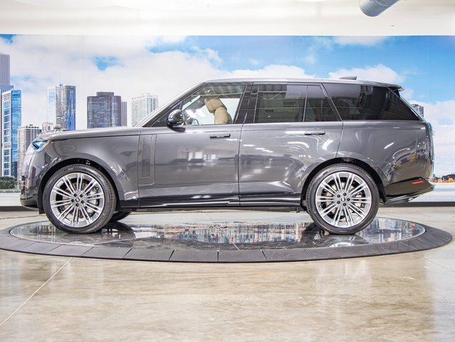 New 2025 Land Rover Range Rover SE image 6