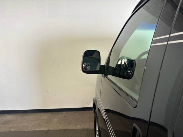 Used 2003 Chevrolet Express 1500 w/ Preferred Equipment Group 3 image 9