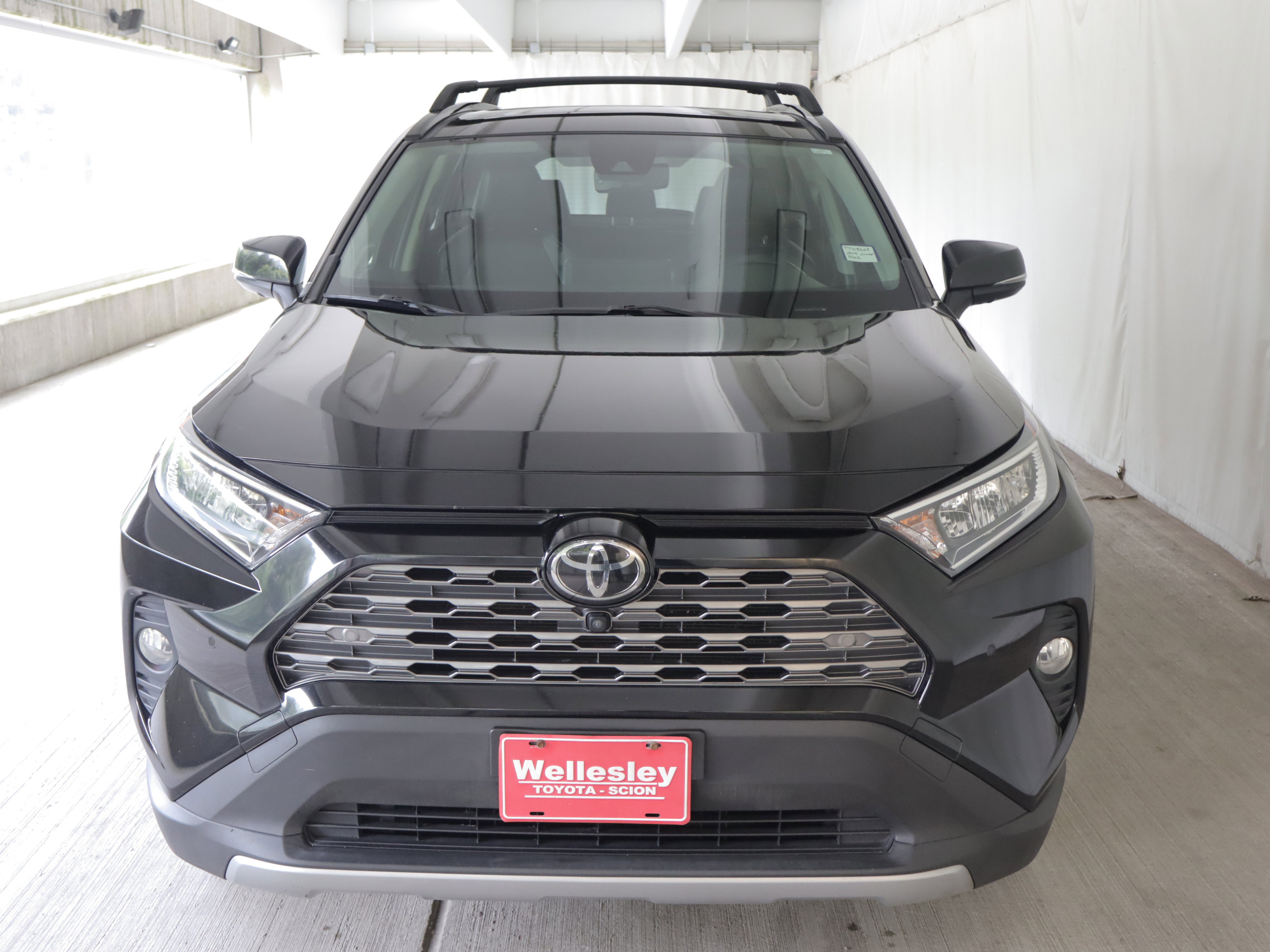 Used 2019 Toyota RAV4 Limited w/ Advanced Technology Package AWD/4WD image 4