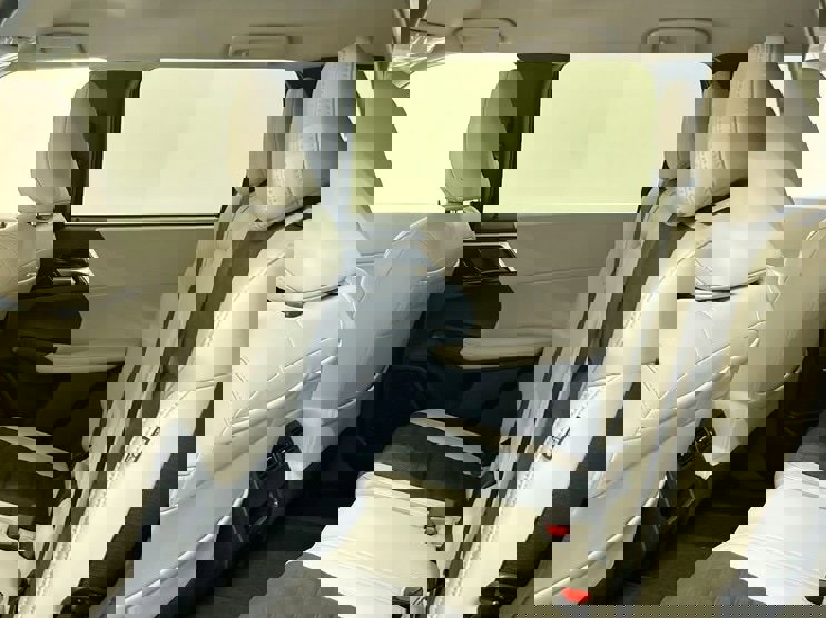 New 2025 Mitsubishi Outlander SE image 22