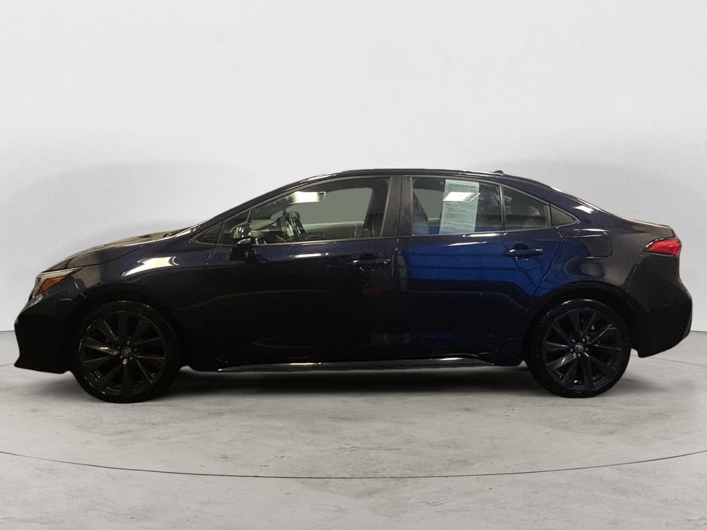 Used 2024 Toyota Corolla SE FWD image 2