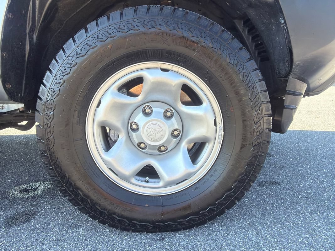 Used 2020 Toyota Tacoma SR AWD/4WD image 29