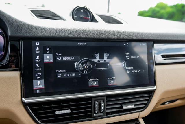 Used 2019 Porsche Cayenne AWD/4WD image 40