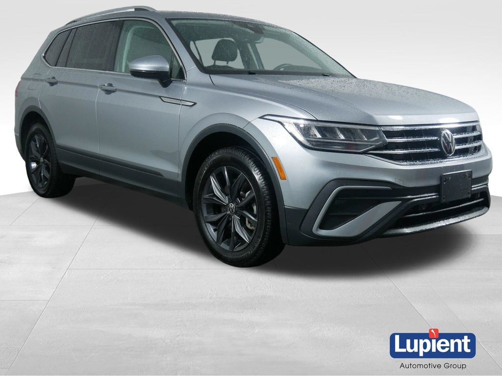 Used 2023 Volkswagen Tiguan SE w/ Panoramic Sunroof Package