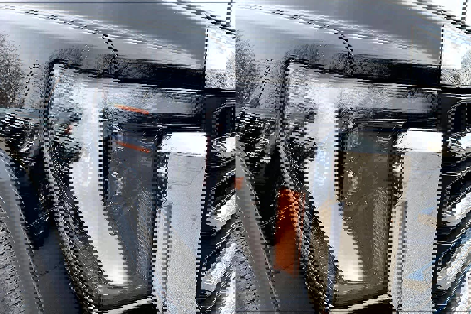 Used 2025 GMC Sierra 2500 SLE w/ SLE Value Package; image 25