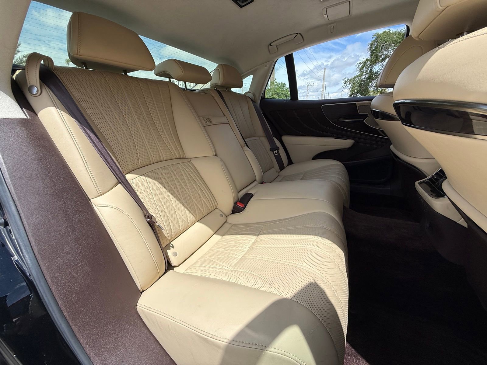Used 2020 Lexus LS 500 w/ Interior Upgrade Package RWD image 29