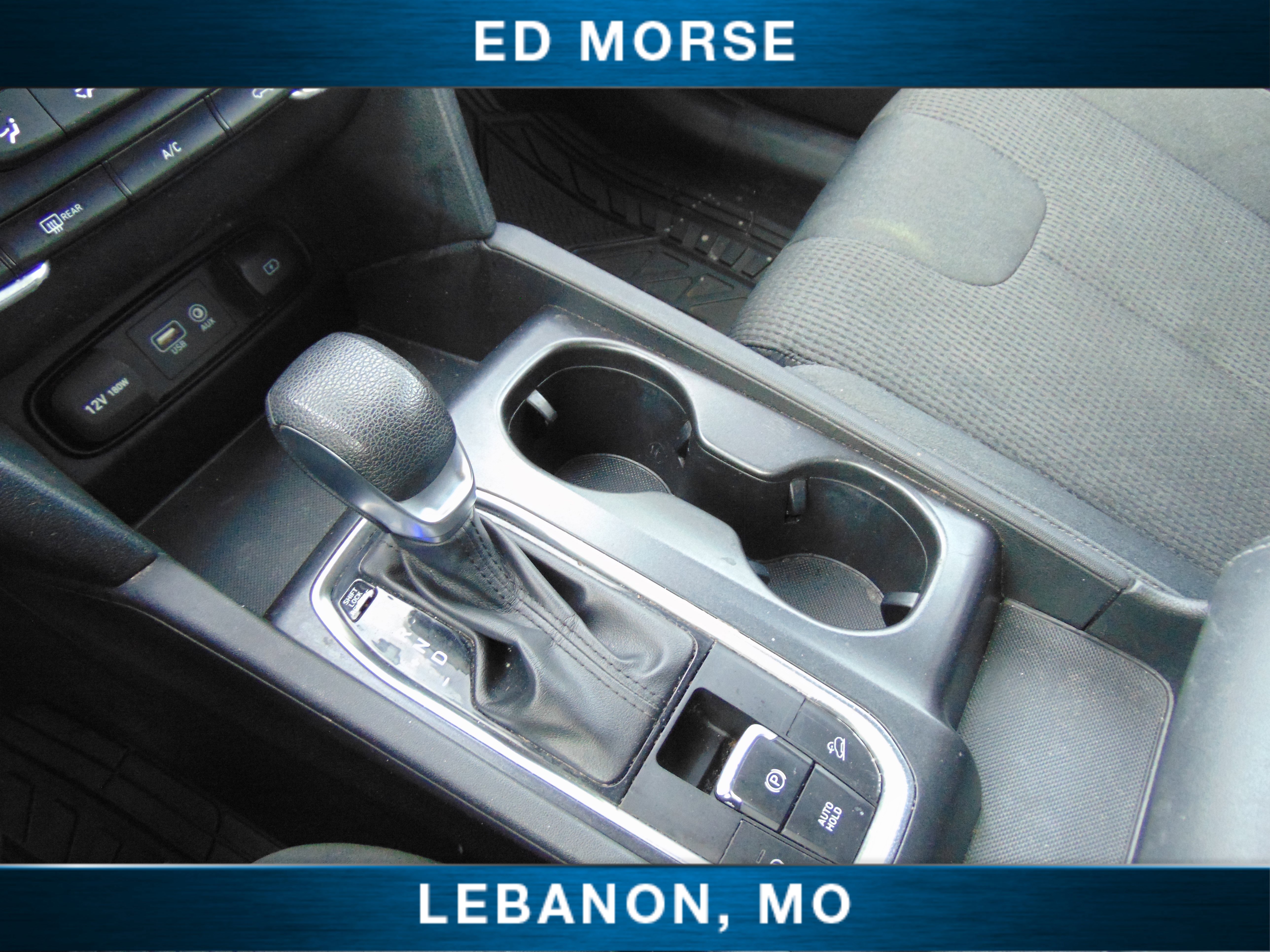 Used 2019 Hyundai Santa Fe SE image 25