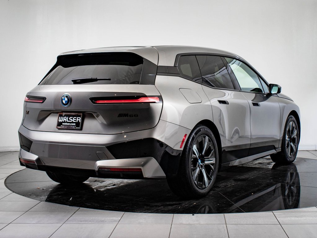 Used 2023 BMW iX M60 image 7