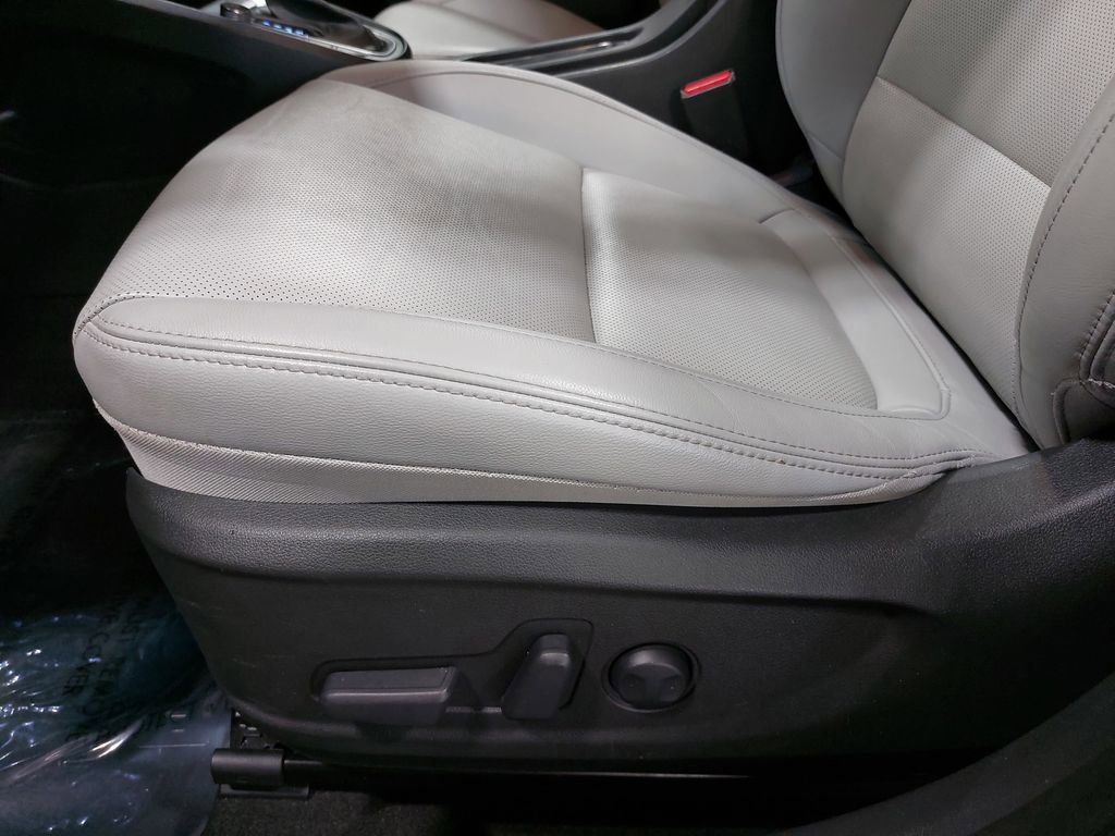 Used 2022 Hyundai Kona Limited AWD/4WD image 29