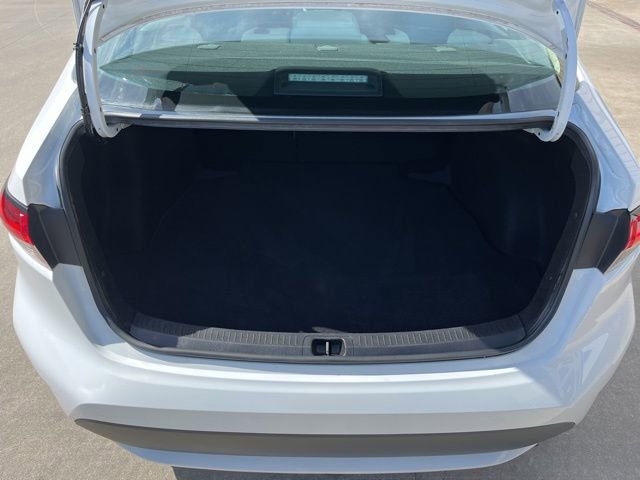 Used 2022 Toyota Corolla LE FWD image 14