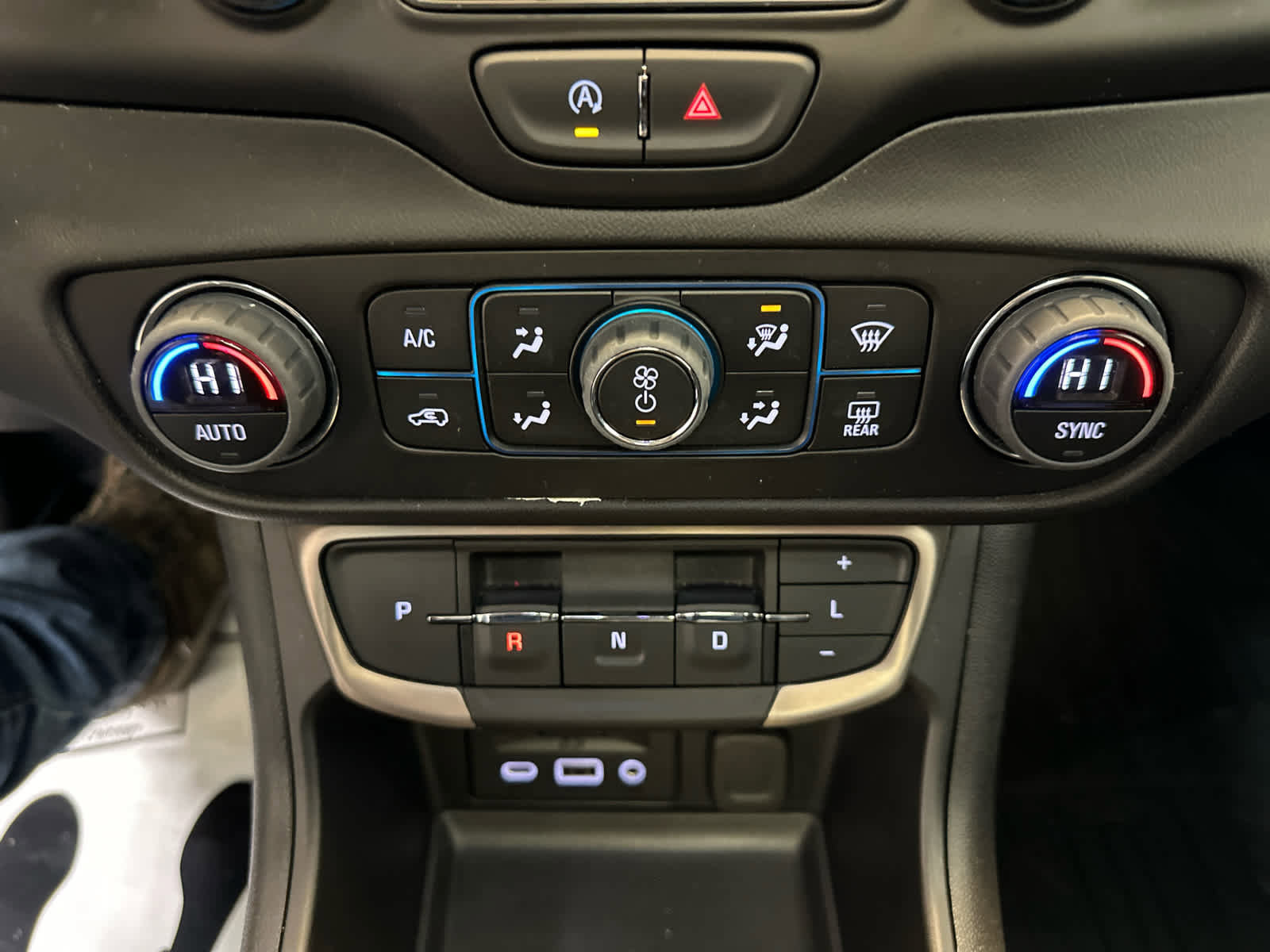 Certified 2023 GMC Terrain Denali w/ Black Diamond Edition AWD/4WD image 28