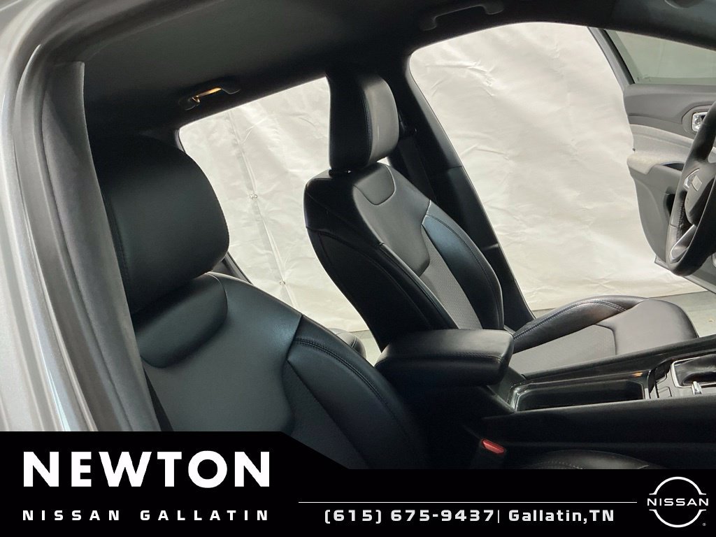 Used 2023 Jeep Compass Latitude w/ Convenience Group AWD/4WD image 21